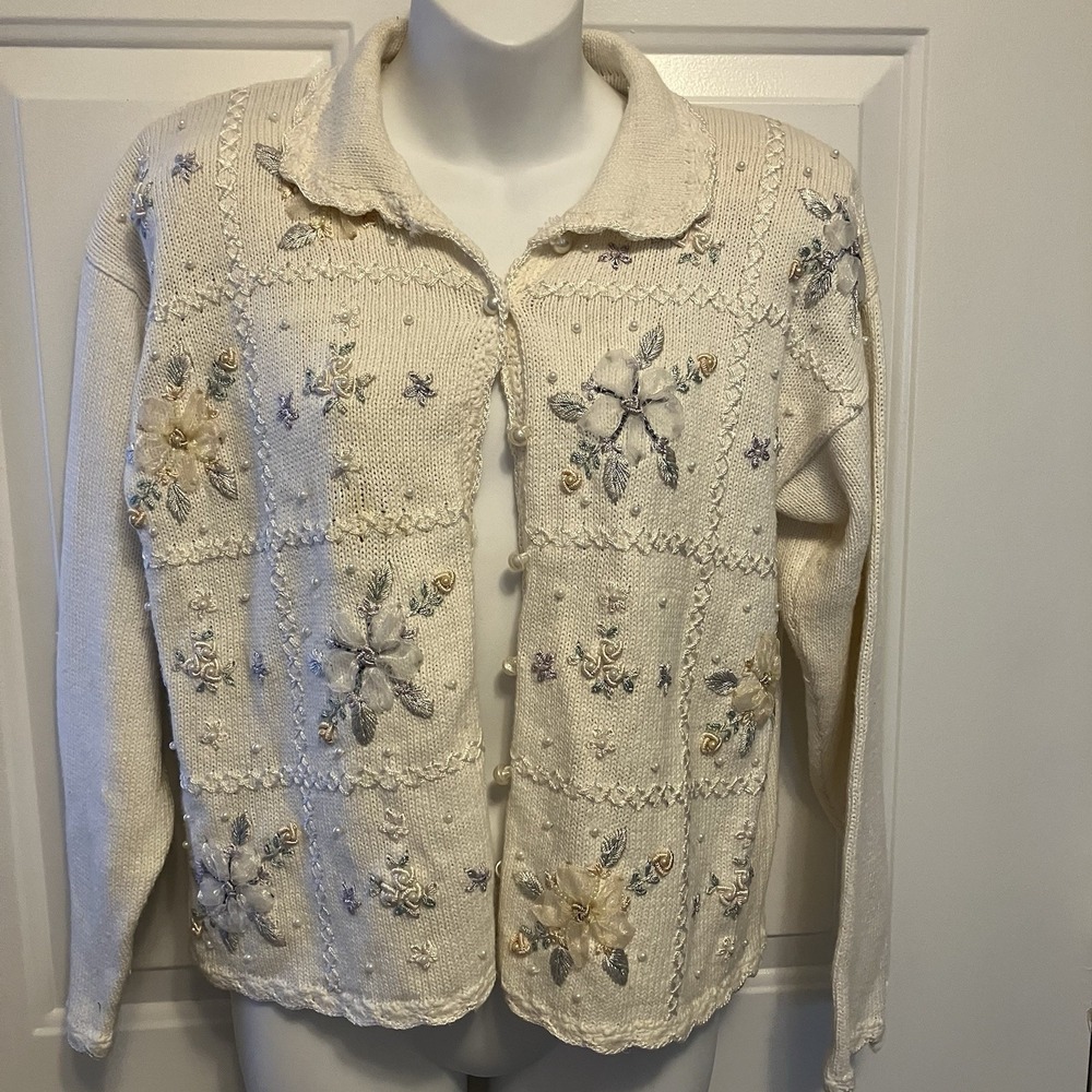 Women's Size Medium Ivory Cardigan Sweater Chunky Crochet Pearls Embroidered